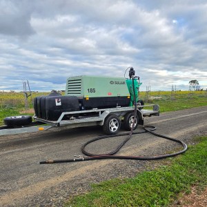 Dustless Sandblaster Sullair 185 & DB-800